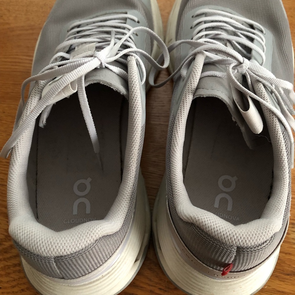 On Cloud Running Shoes Cloudtec Cloud Tec Grey Wh… - image 4